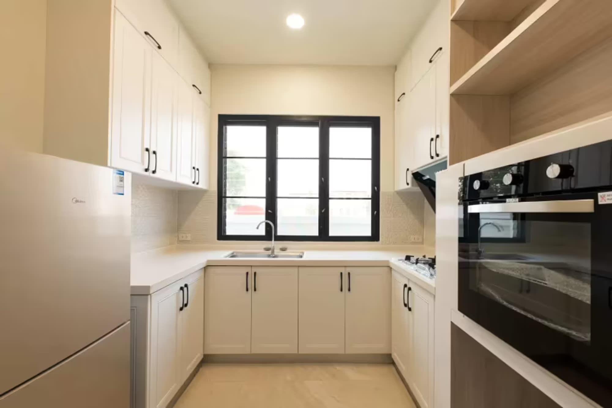 4 Bedroom House - Image 6