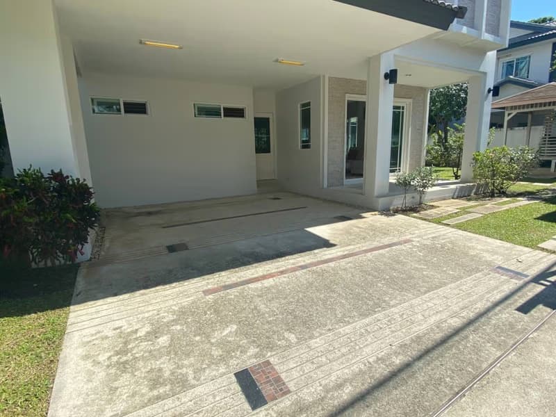 4 Bed House for Rent in Mueang Chiang Mai