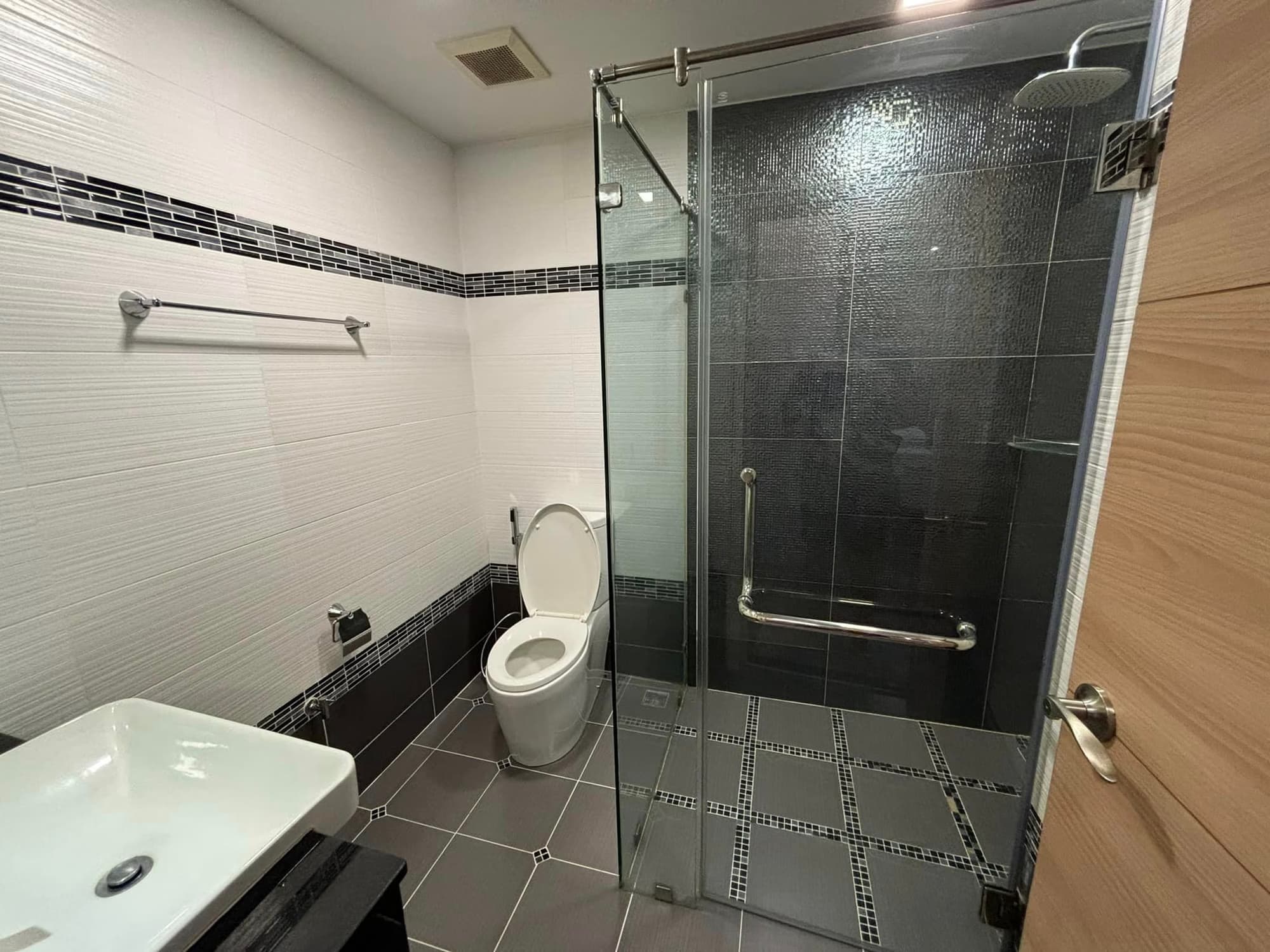 2 Bed Condo for Rent in Mueang Chiang Mai - Image 6