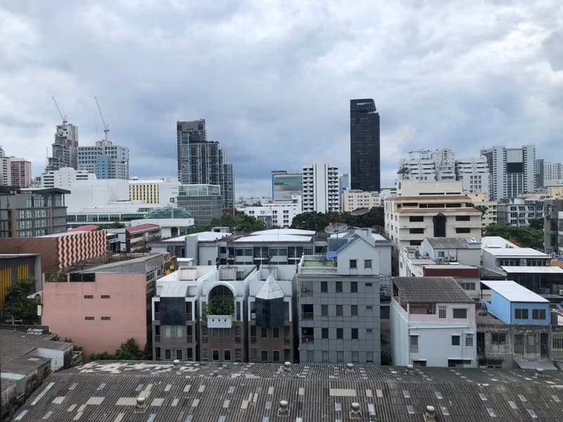 1 Bed Condo for Sale in Ratchathewi