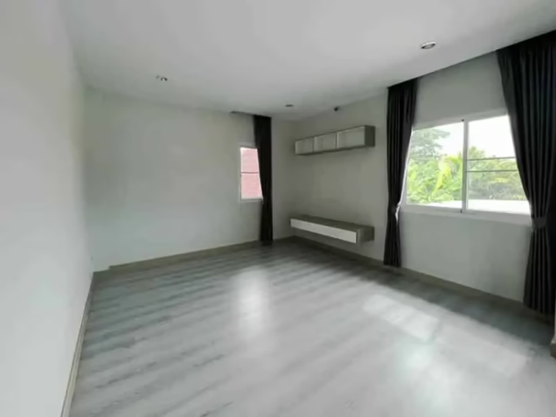 4 Bedroom House - Image 14