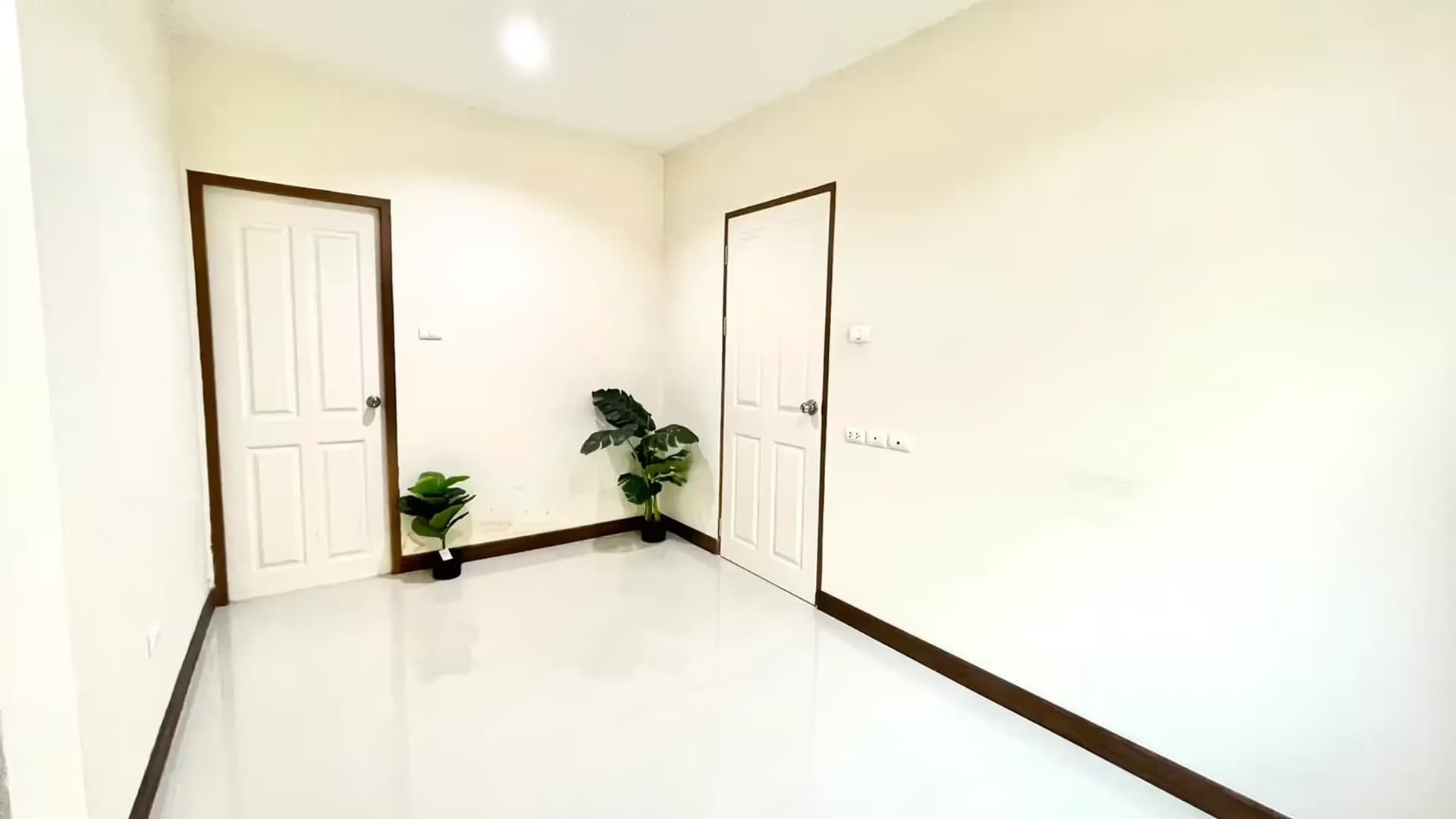 4 Bedroom House - Image 5