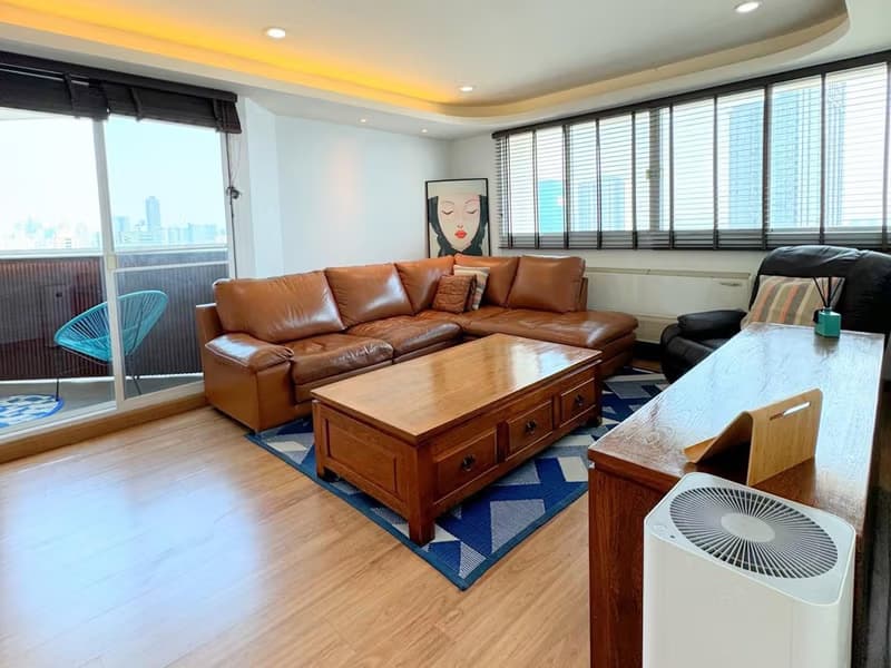 4 Bed Condo for Sale in Watthana