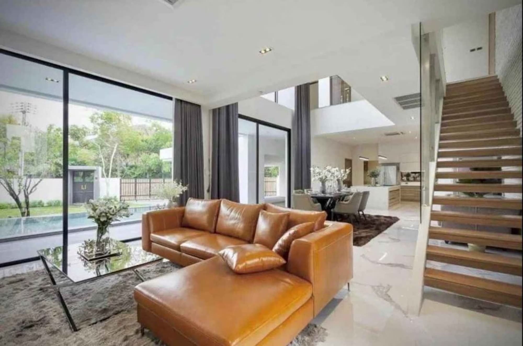 5 Bed House for Rent in Hang Dong - Image 3