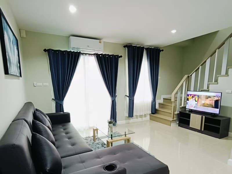 3 Bed Townhouse for Rent in Saraphi