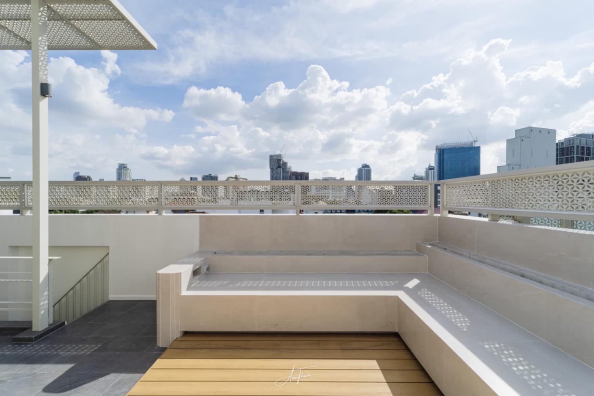 3 Bed House for Rent and Sale in Watthana - Image 9