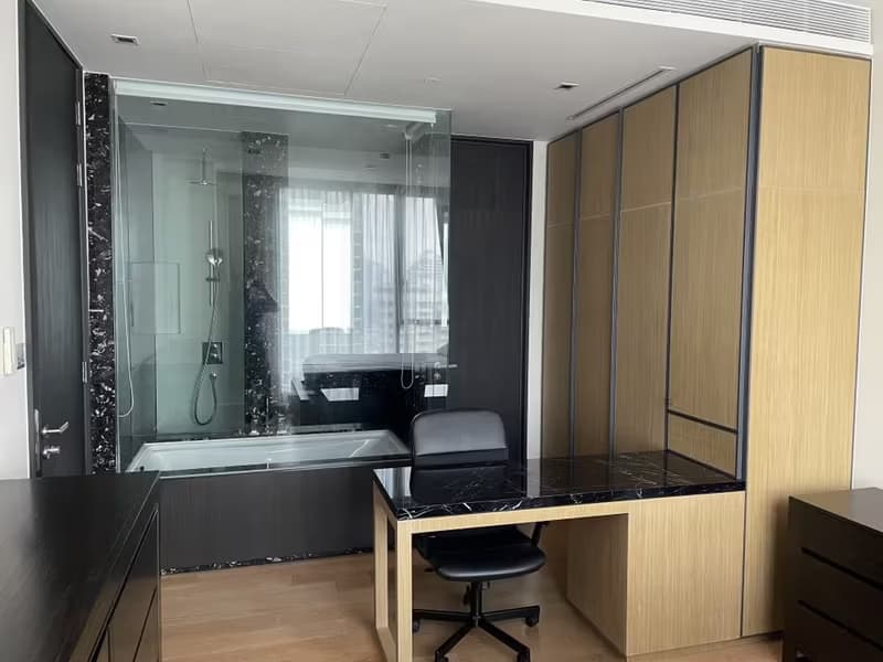 1 Bedroom Condo