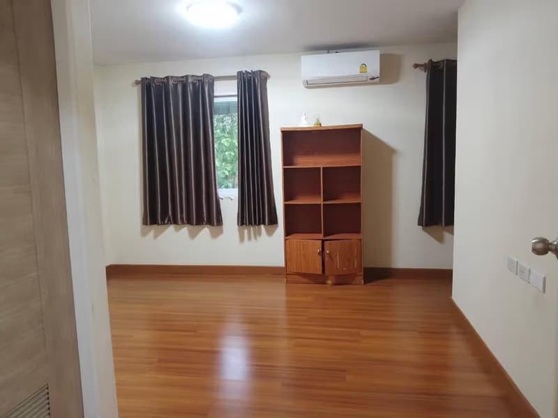 4 Bed Townhouse for Rent in Mueang Chiang Mai