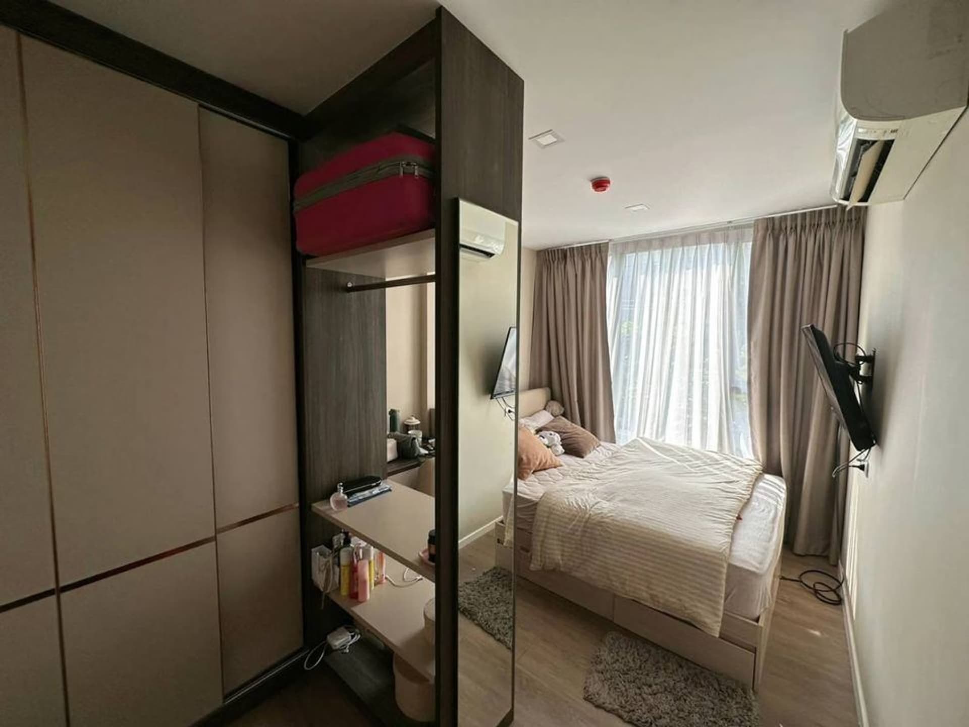 1 Bedroom Condo - Image 9