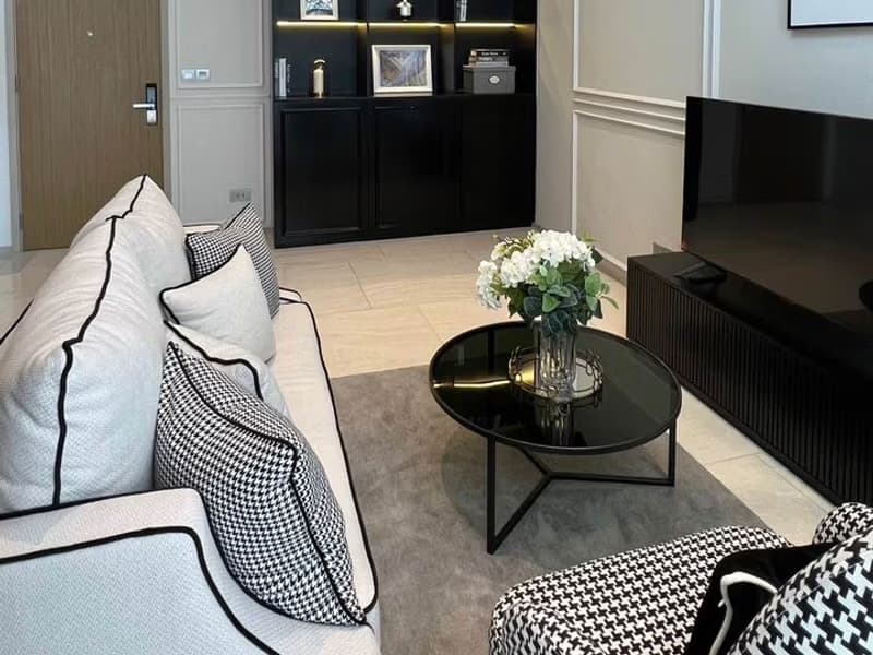 2 Bed Condo for Rent in Bang Rak