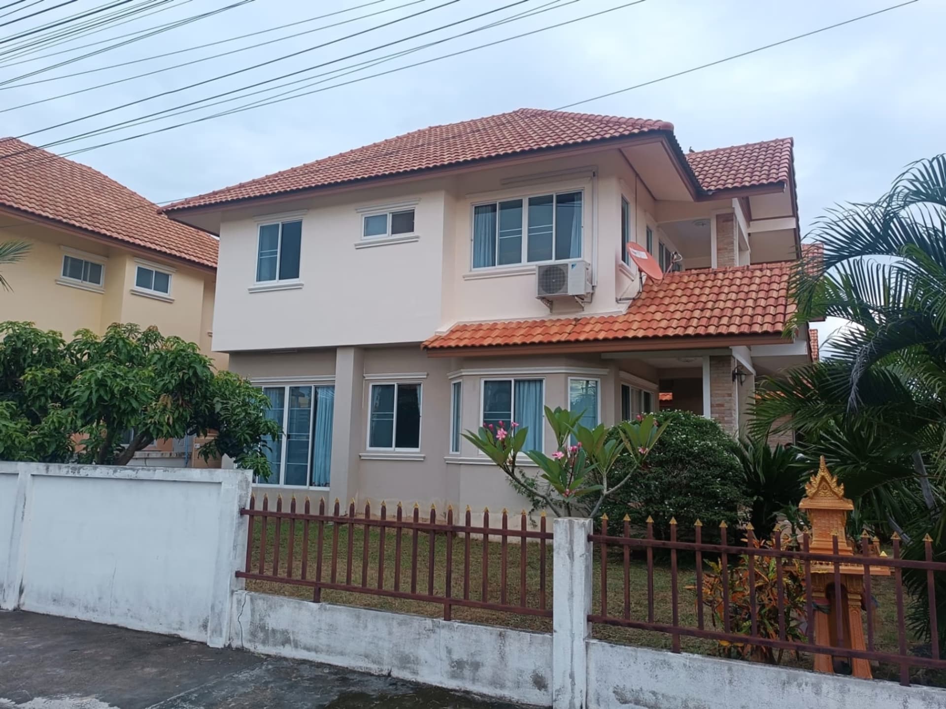 3 Bed House for Rent in San Kamphaeng - Image 5