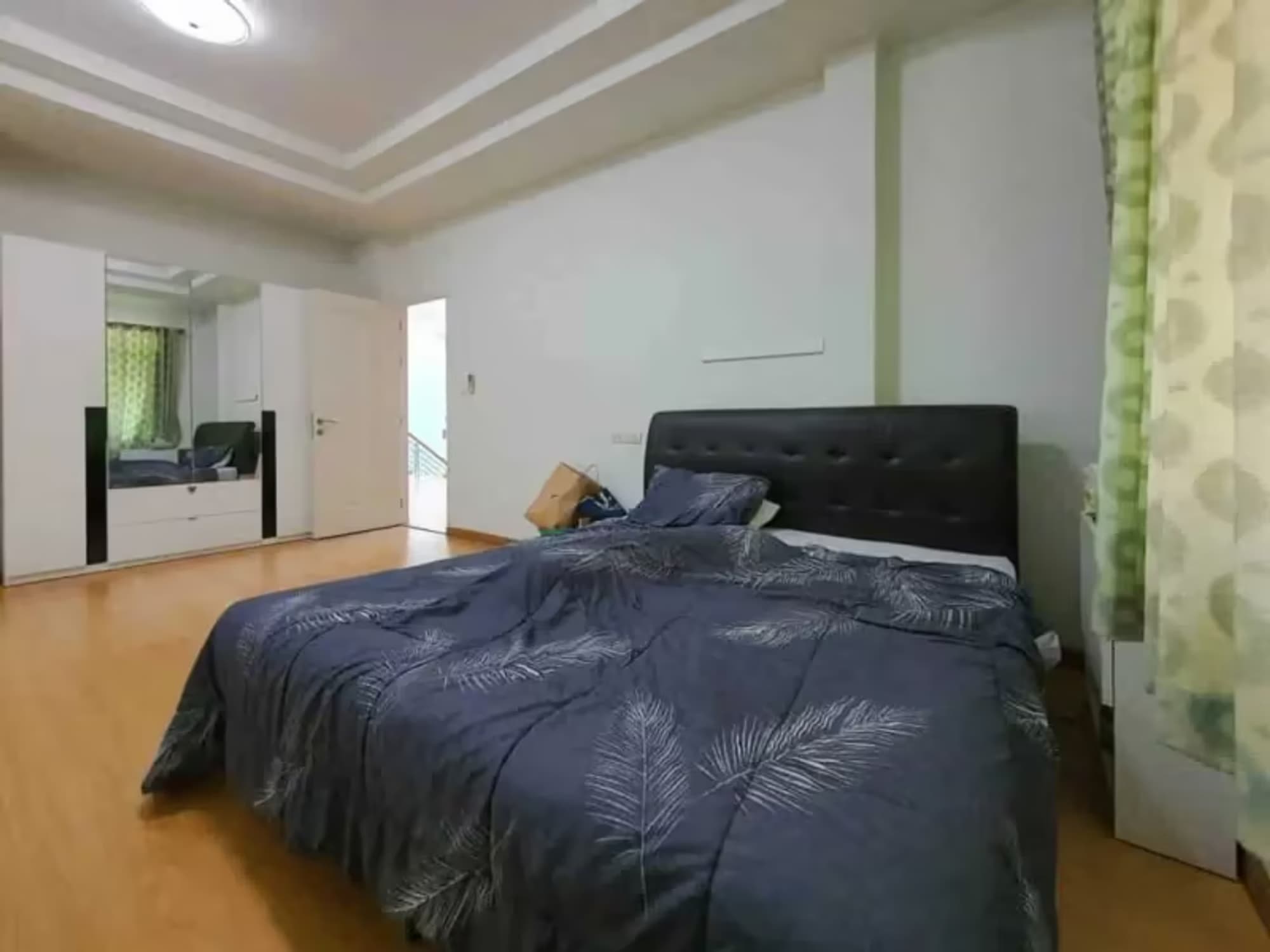5 Bedroom House - Image 14