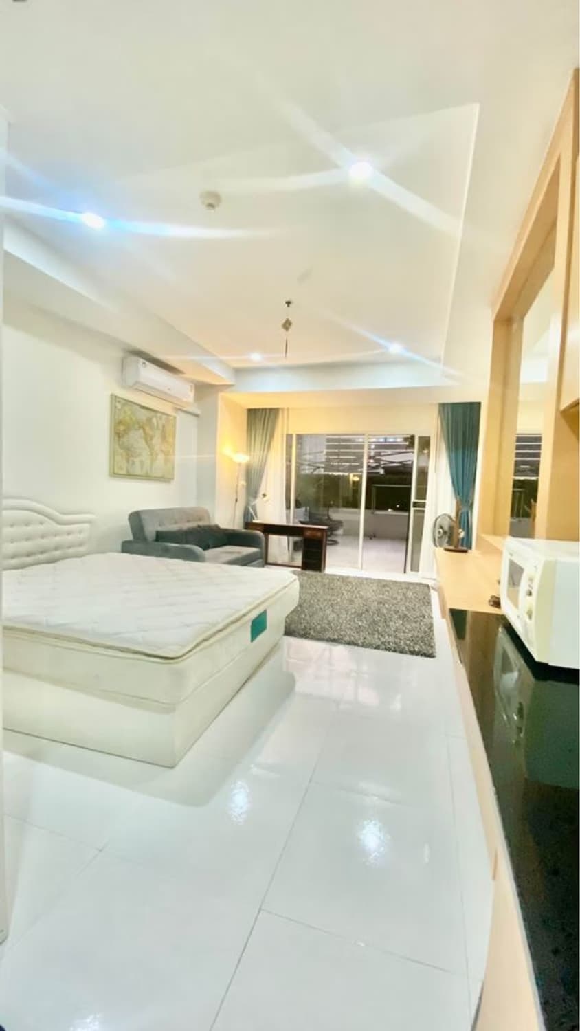  Trendy Condominium Sukhumvit 13 - Image 1
