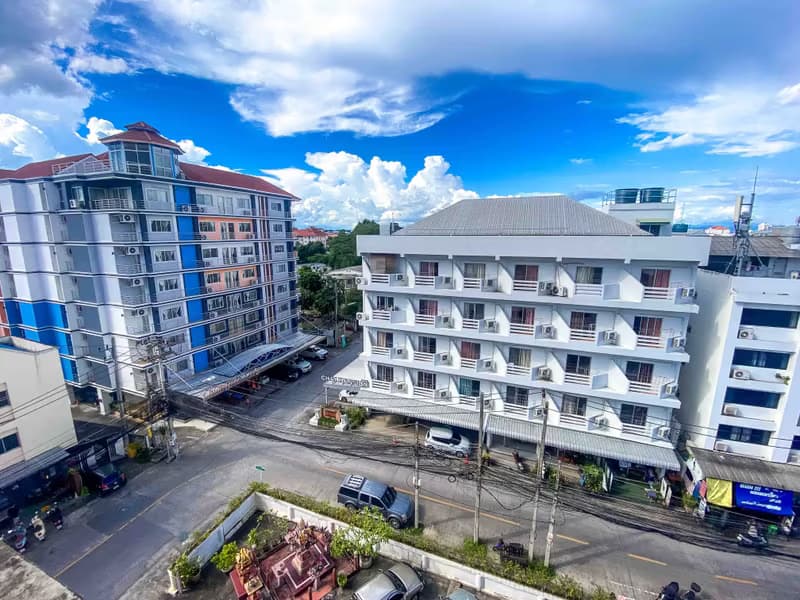 1 Bedroom Condo
