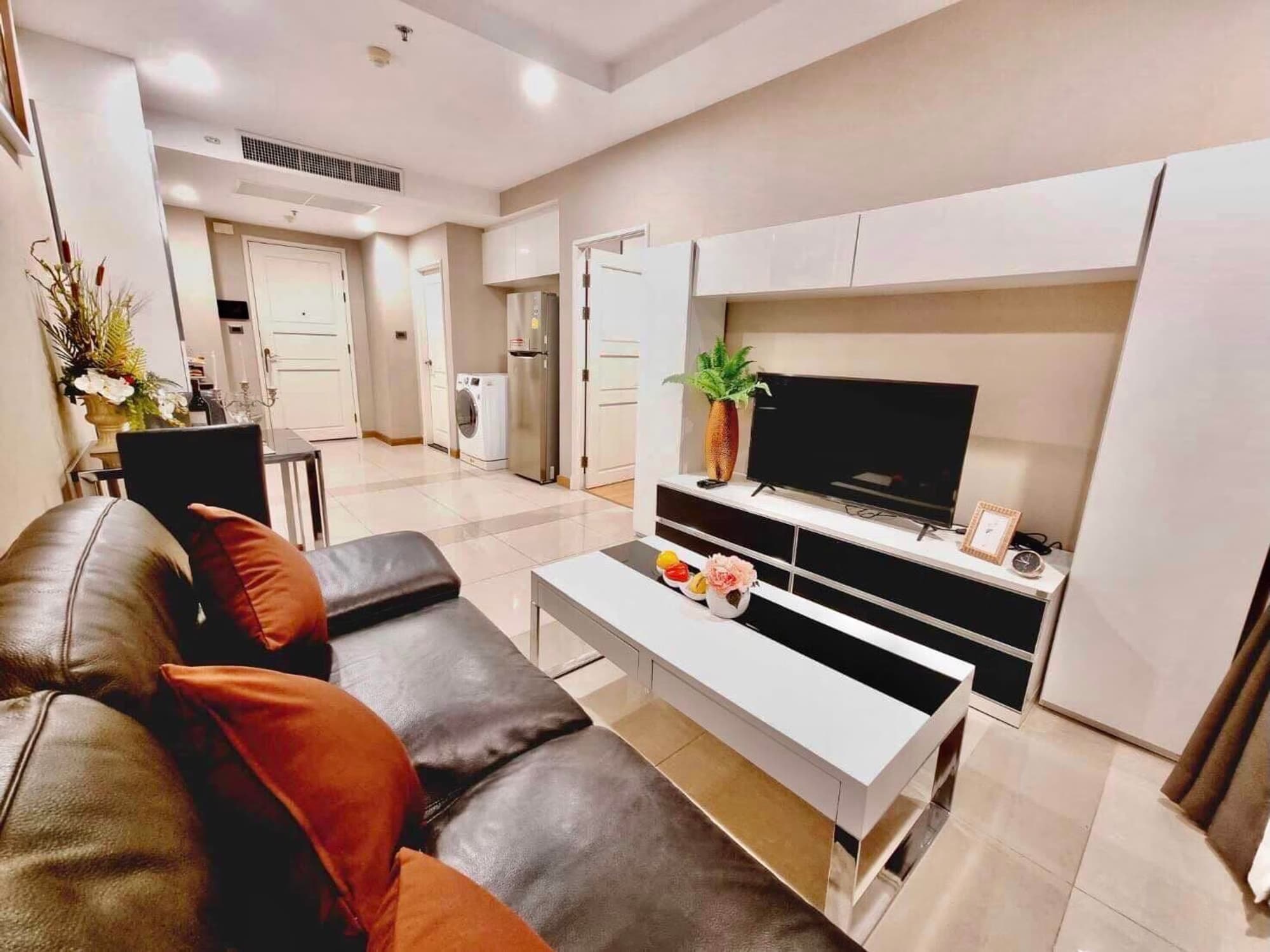 1 Bed Condo for Rent and Sale  Near Thailand Cultural Centre MRT - Image 13