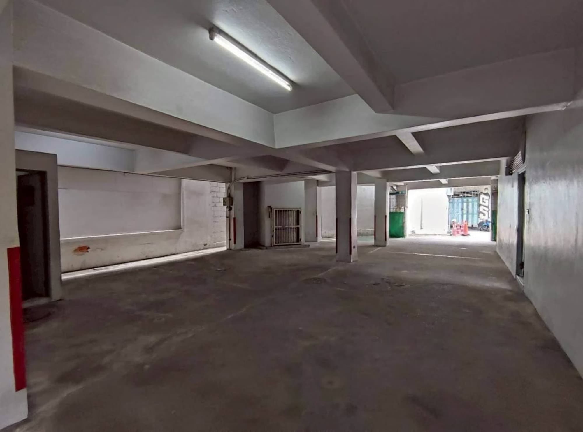 3 Bed Commercial for Rent in Khlong Toei - Image 17