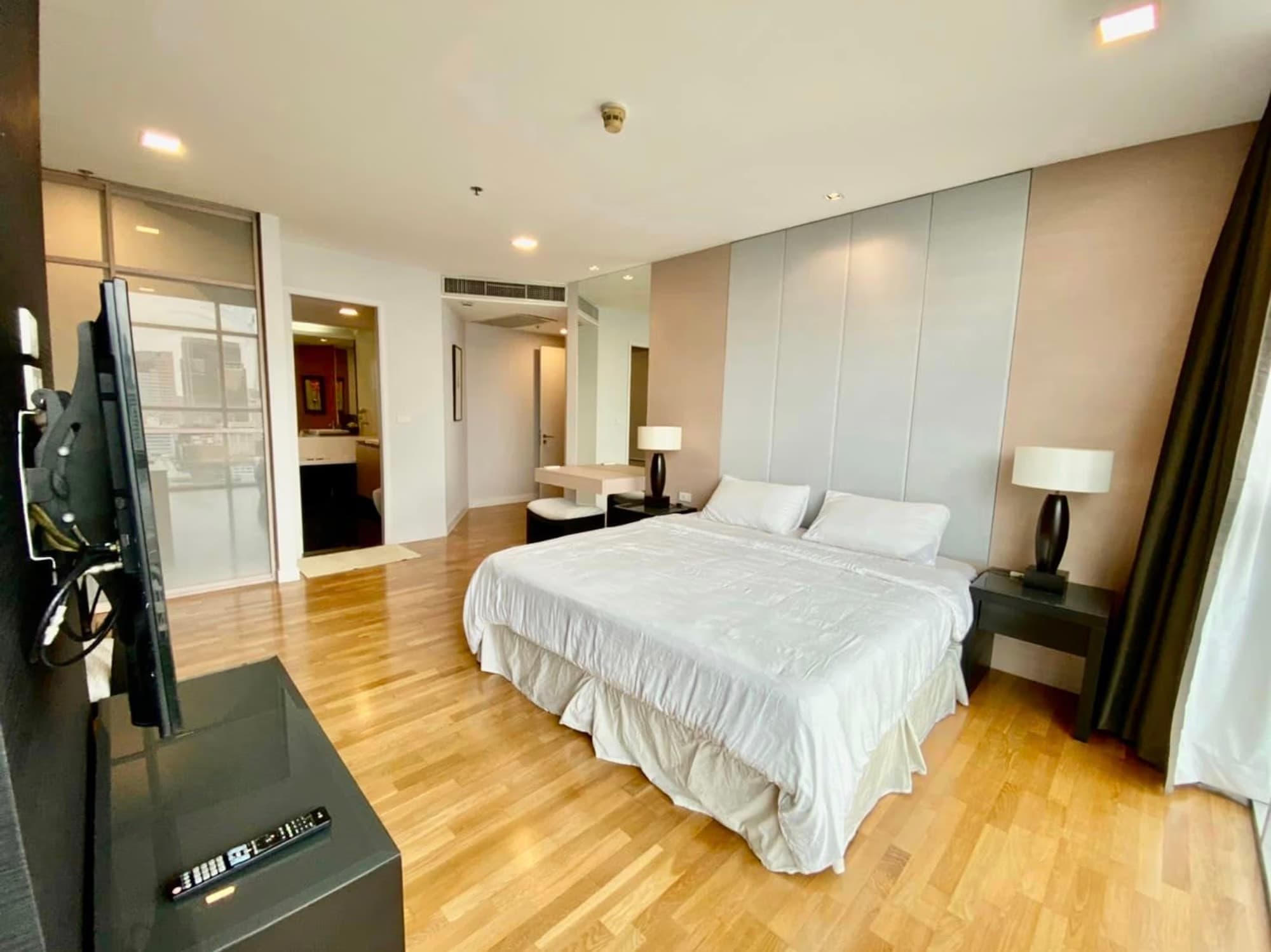 Condo for Sale, Sale w/Tenant, Rented at Urbana Sathon - Image 25