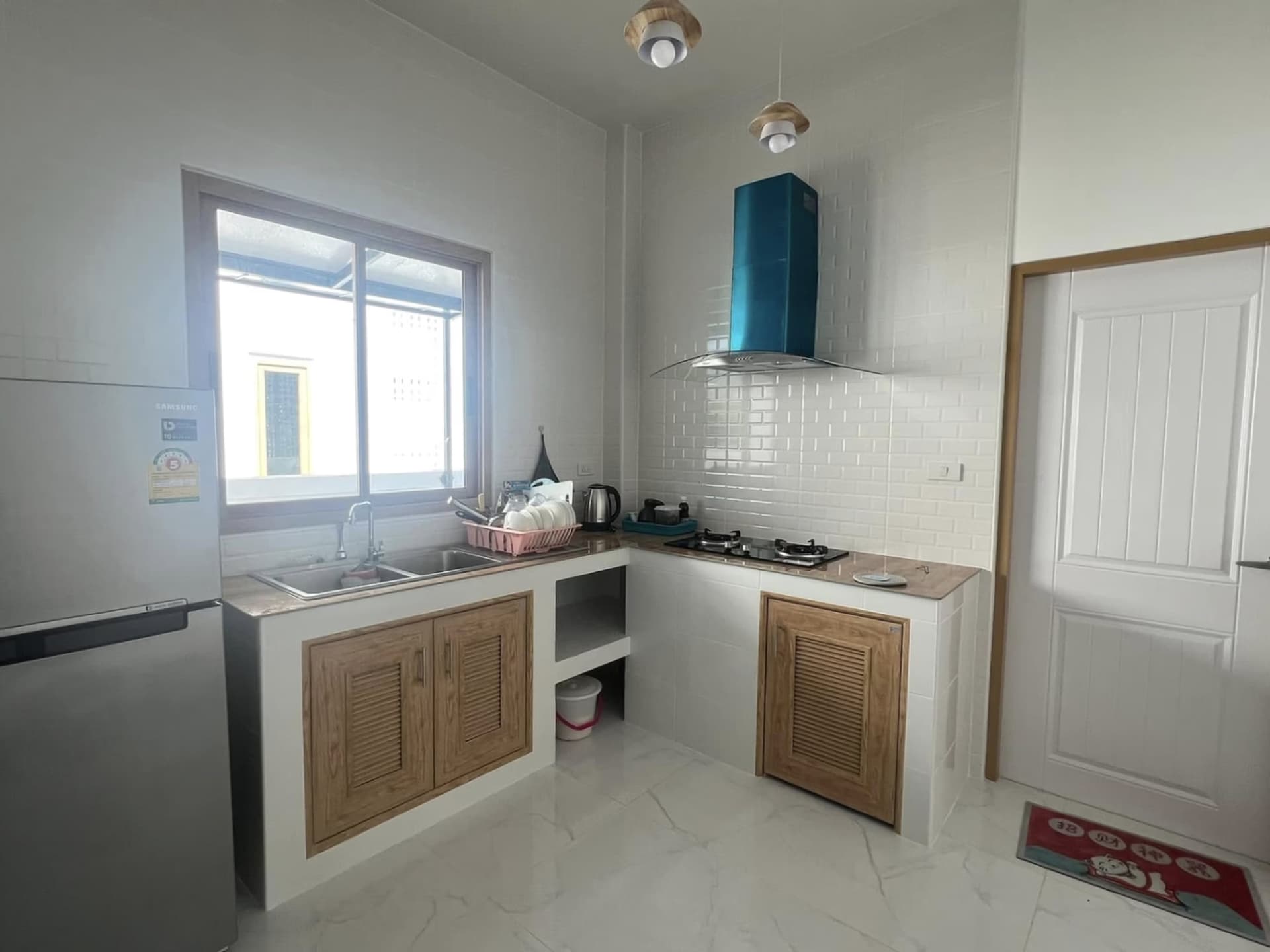 3 Bed House for Rent in Saraphi District - Image 3