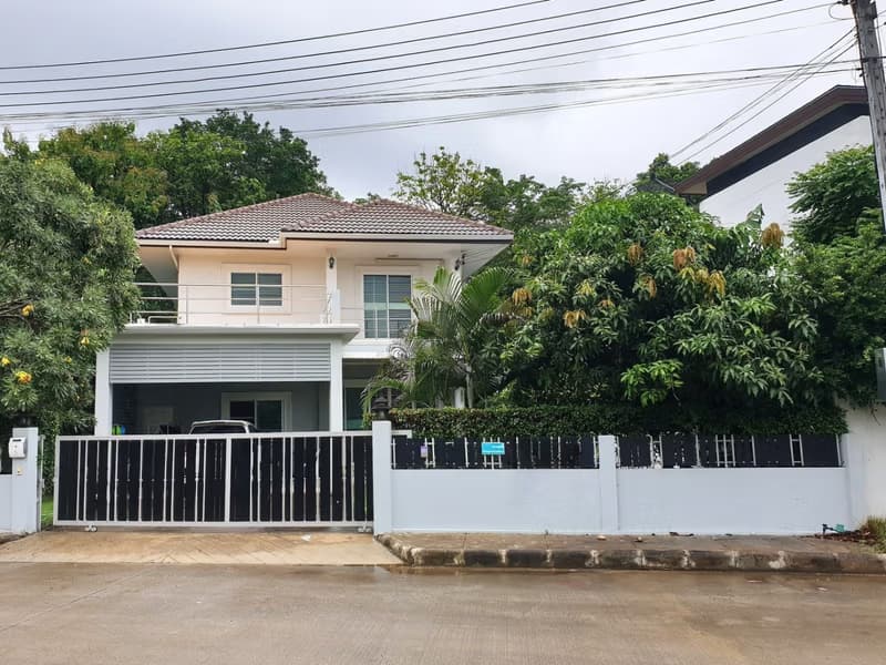 4 Bed House for Rent in Mueang Chiang Mai