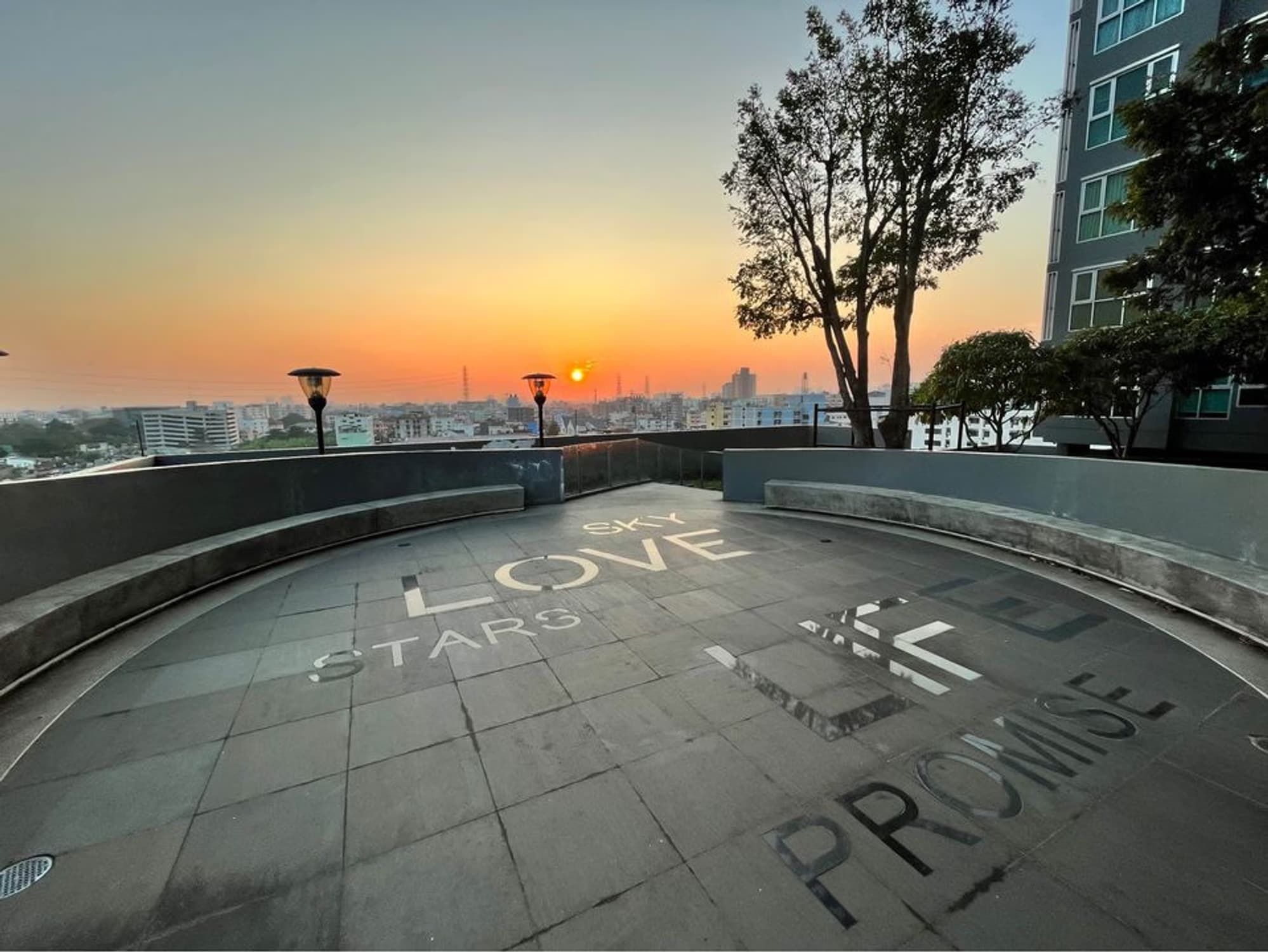 1 Bed Condo for Rent  Near Huai Khwang MRT - Image 8