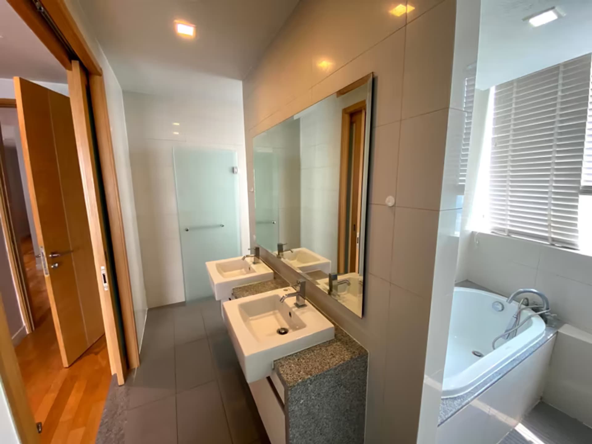  - Image 3