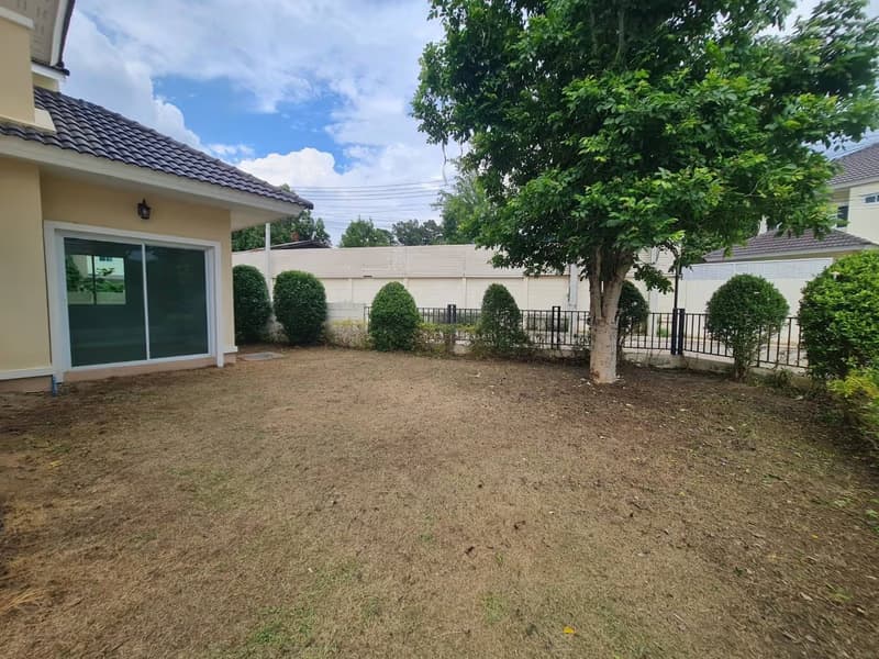 4 Bed House for Sale in Saraphi