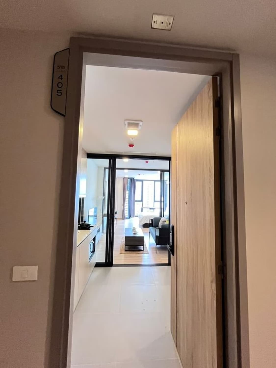 1 Bed Condo for Rent in Phaya Thai - Image 4