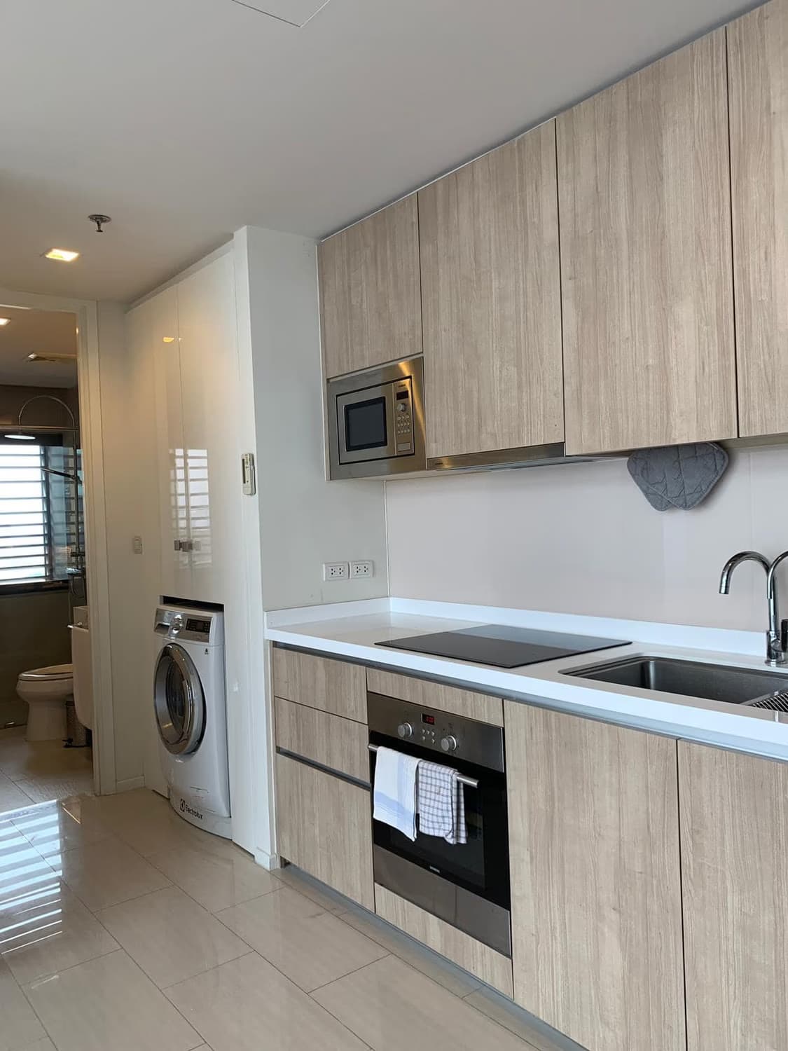 Condo for Rent at Circle Condominium - Image 10