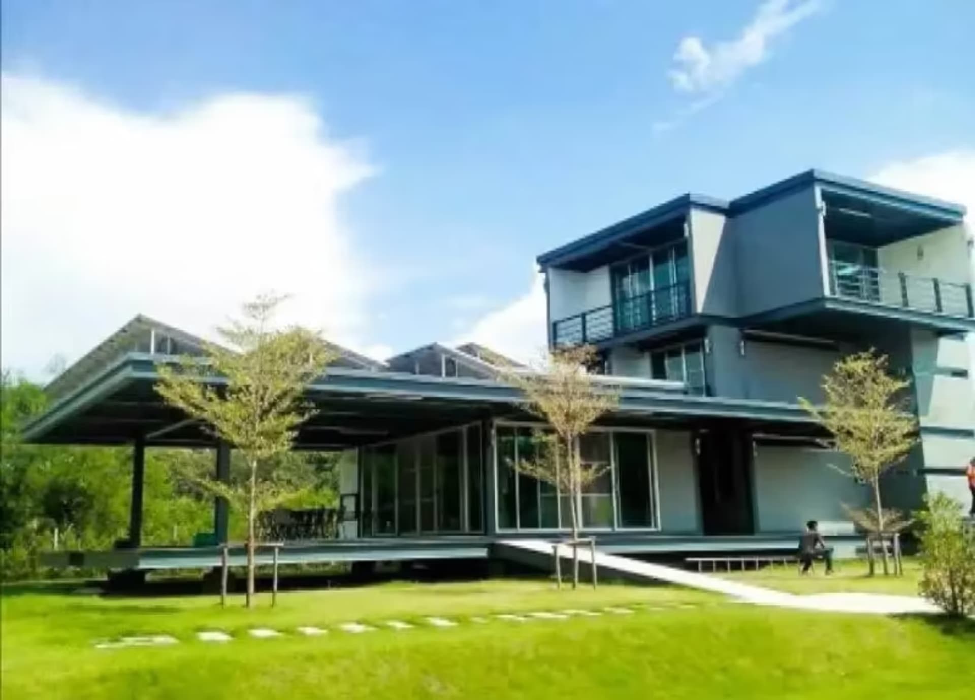 4 Bedroom House - Image 6