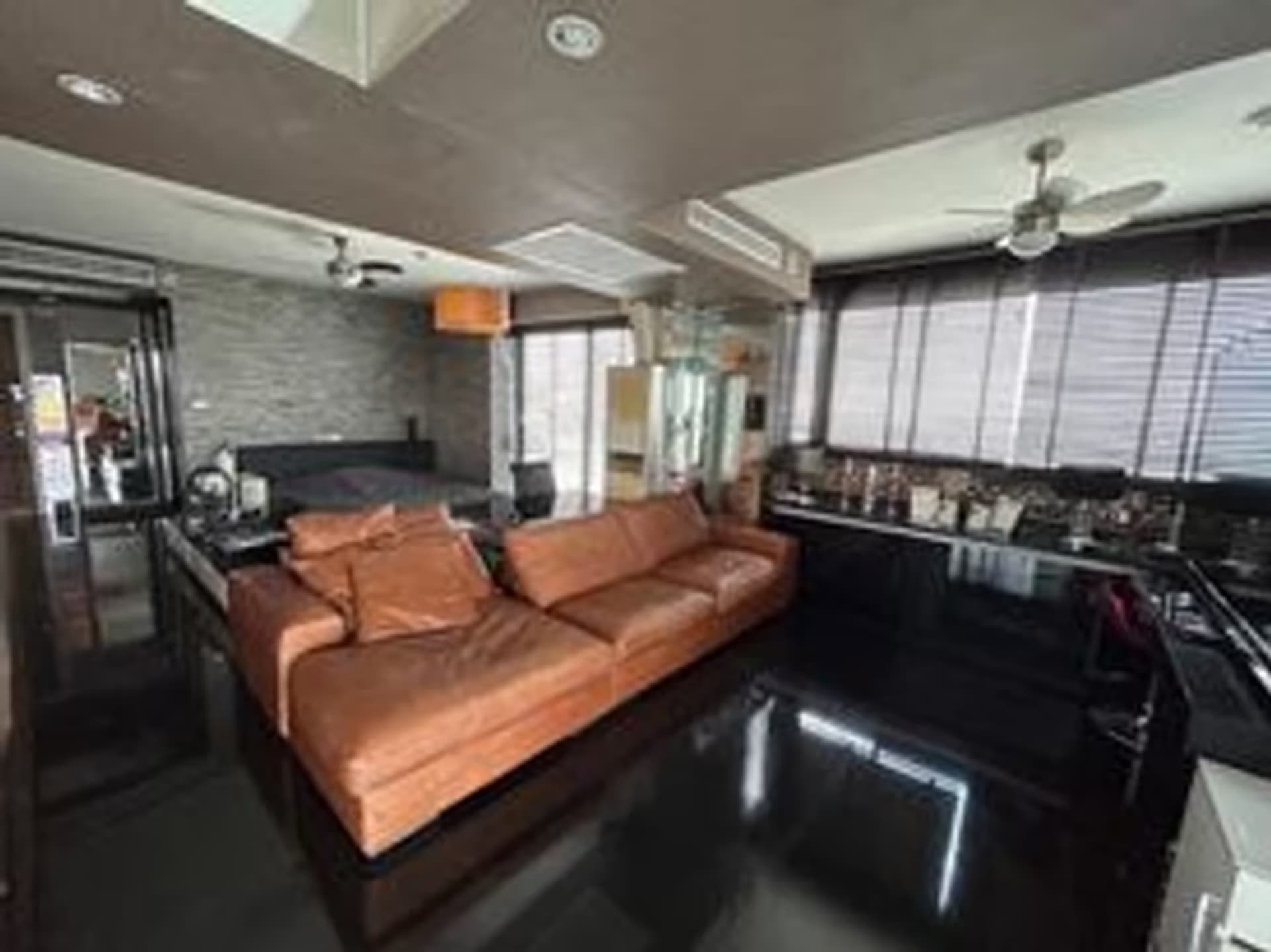  - Image 4