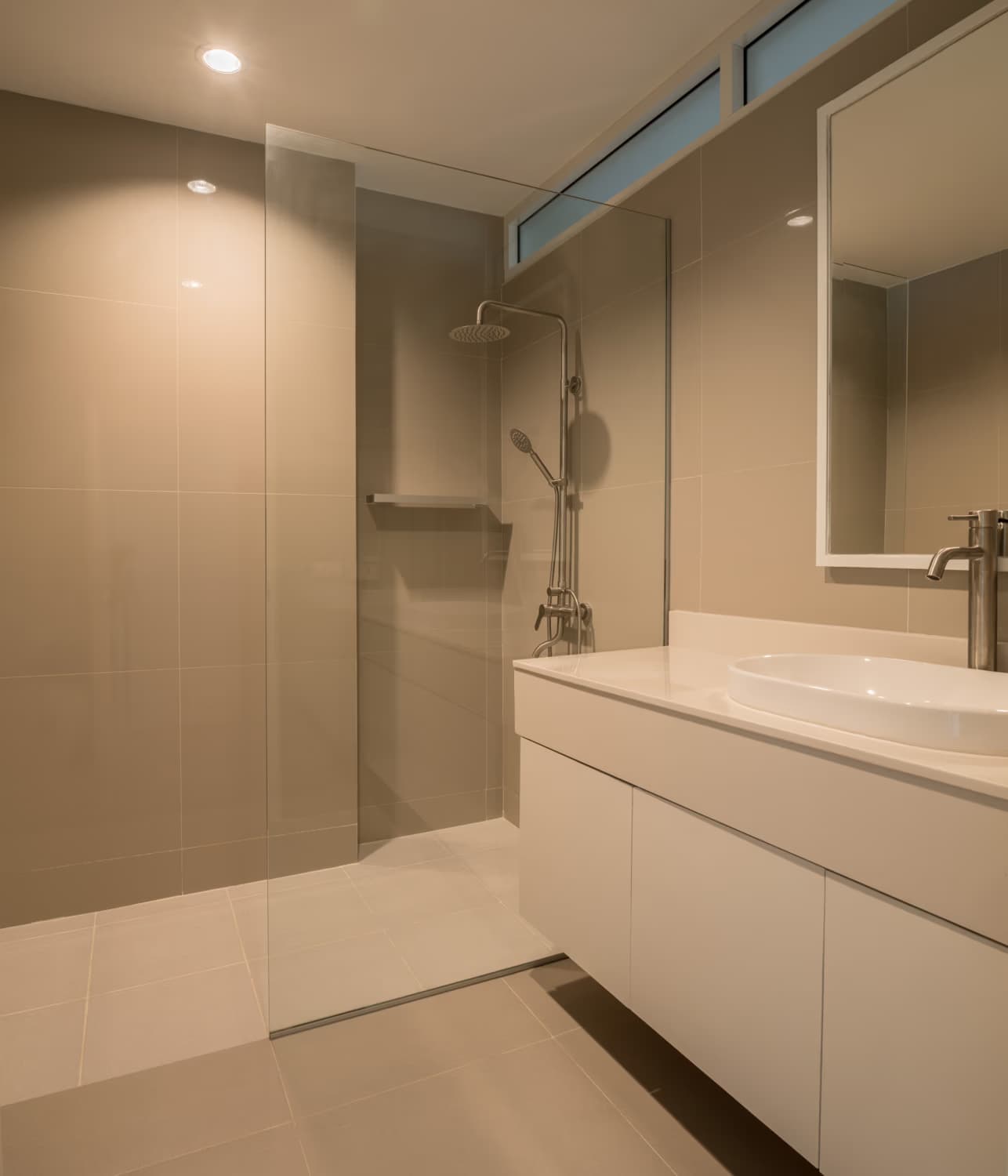 3 Bed House for Rent in Khlong San - Image 9