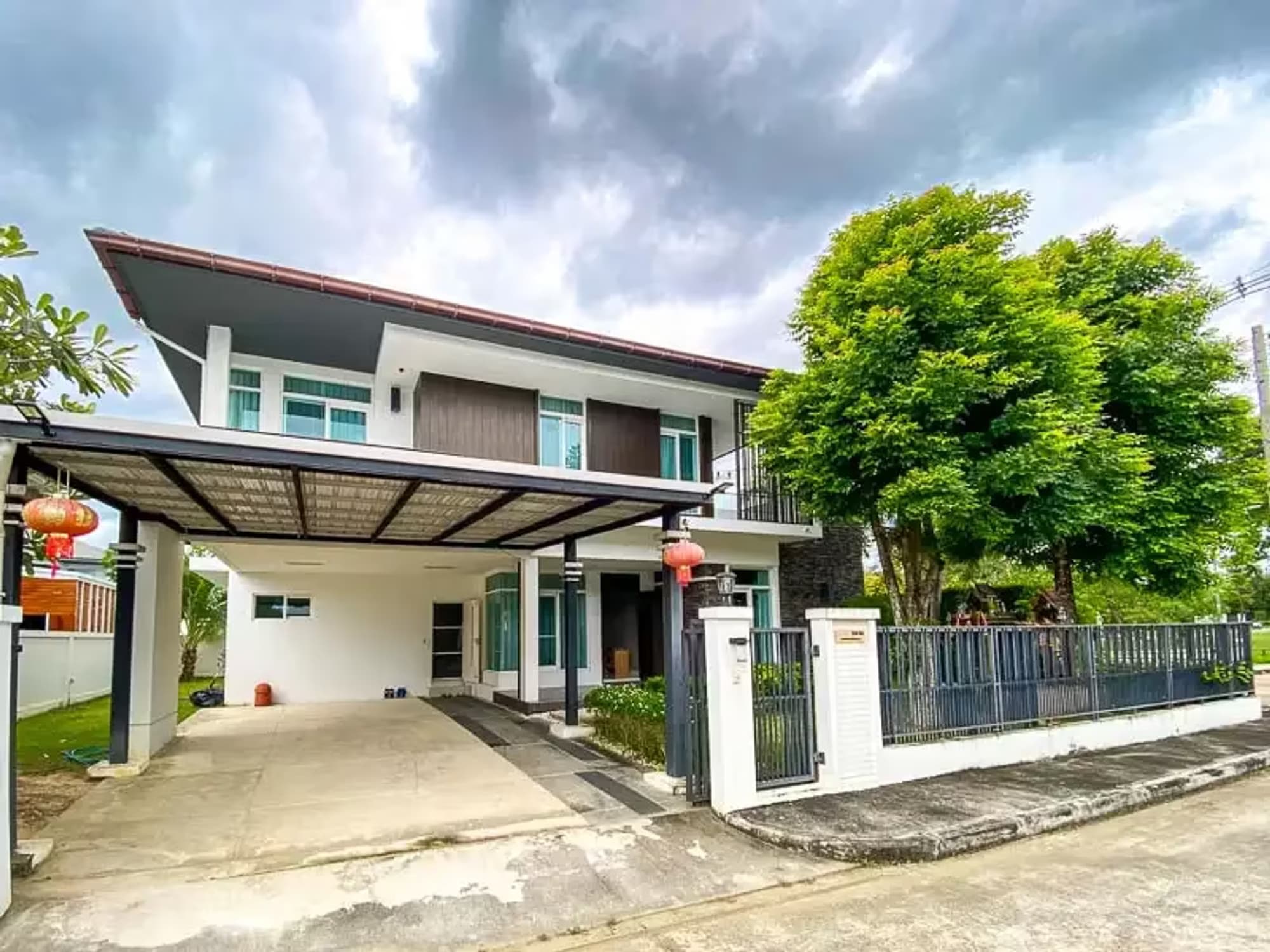 4 Bedroom House - Image 1