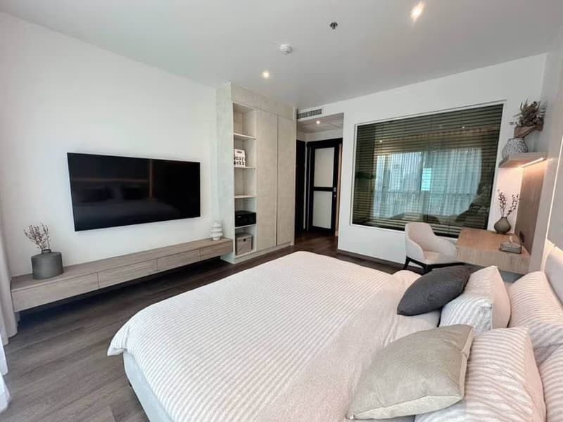 1 Bed Condo for Rent and Sale  Near Chit Lom BTS
