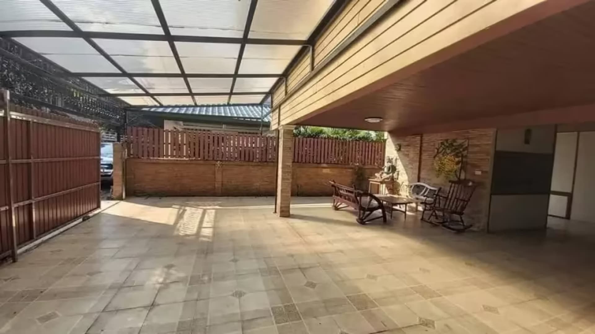 5 Bedroom House - Image 4