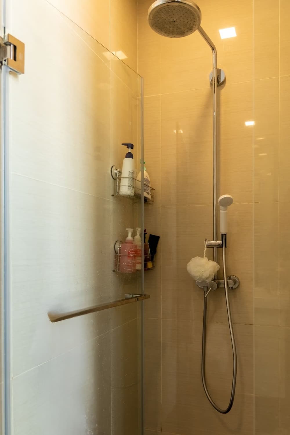 2 Bed Condo for Rent in Khlong Toei - Image 10