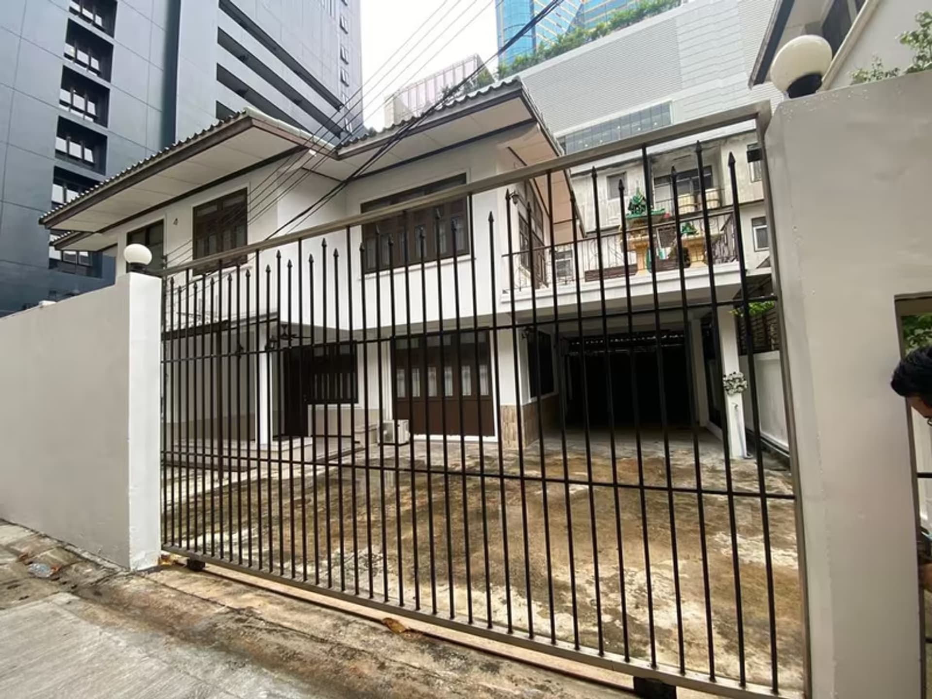 4 Bedroom House - Image 22