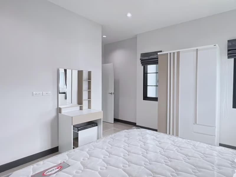 3 Bed House for Rent in Saraphi District
