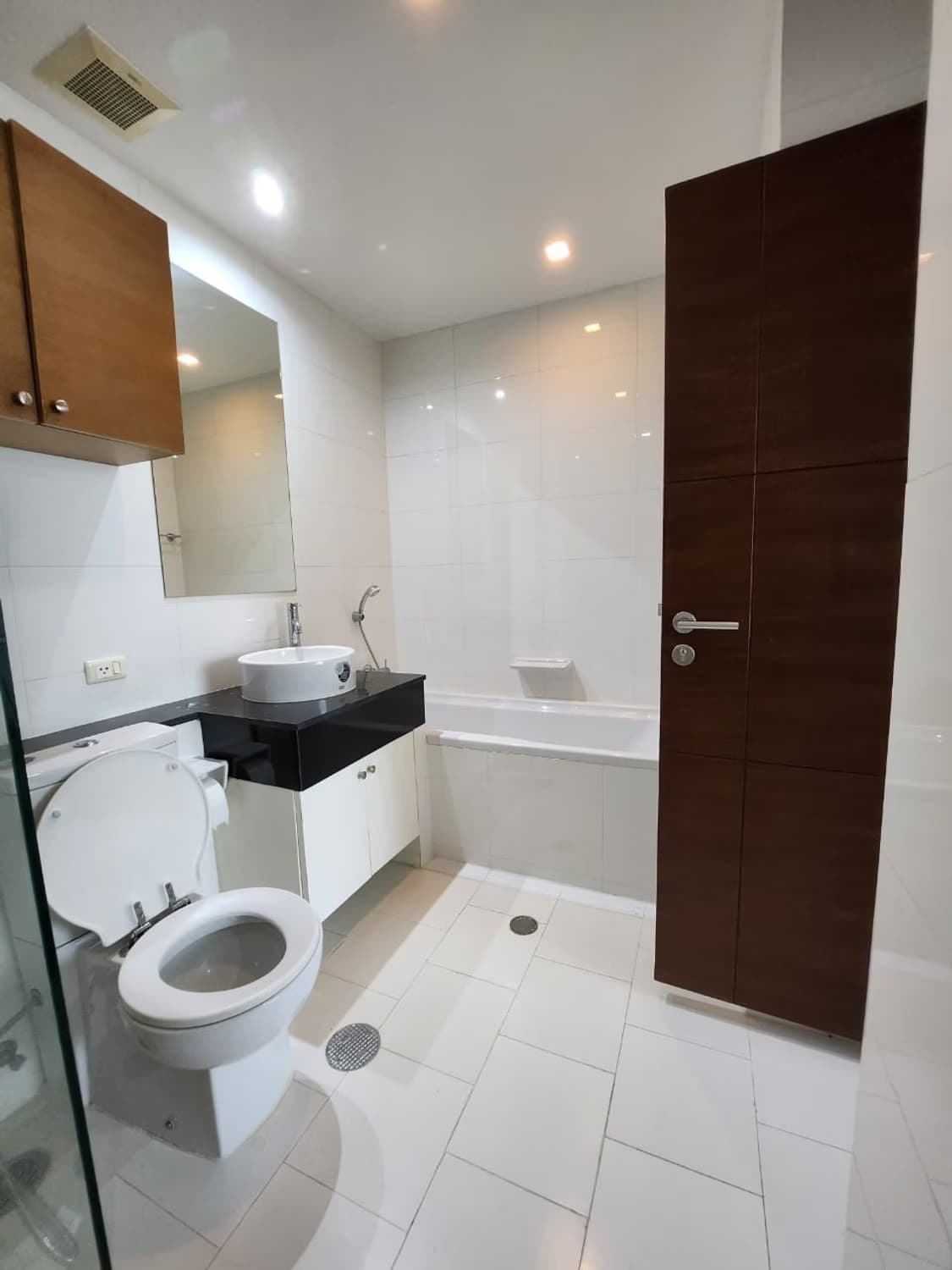 2 Bed Condo for Rent in Watthana - Image 6