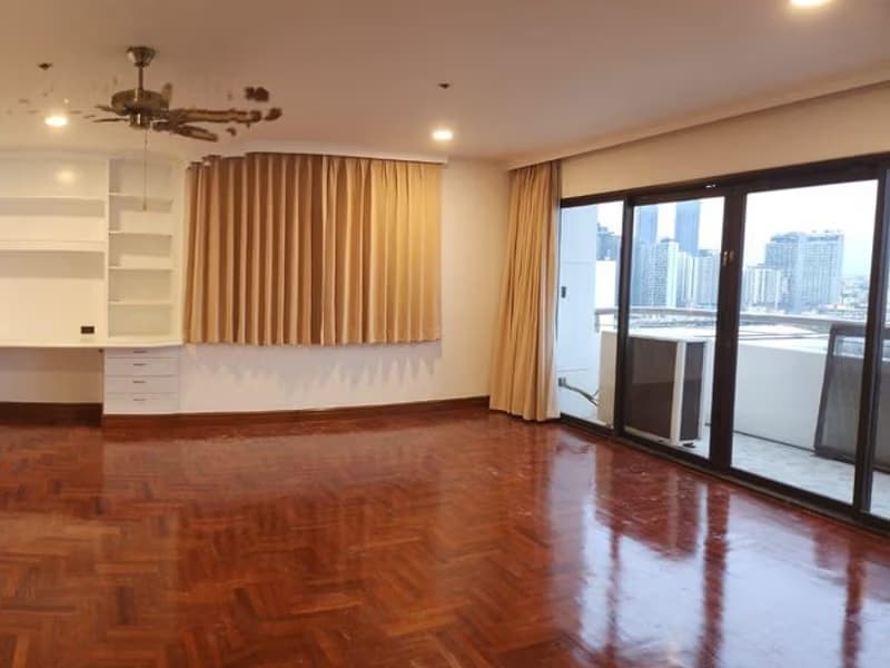 3 Bed Condo for Rent in Watthana