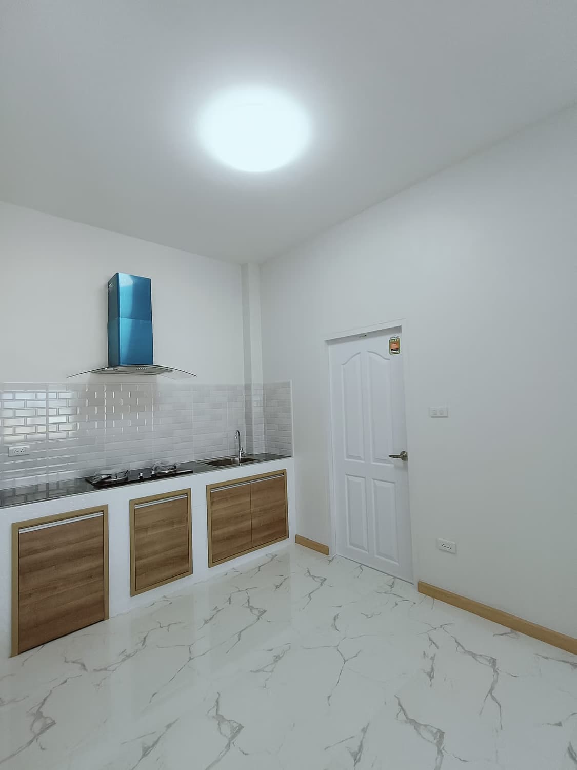  - Image 4