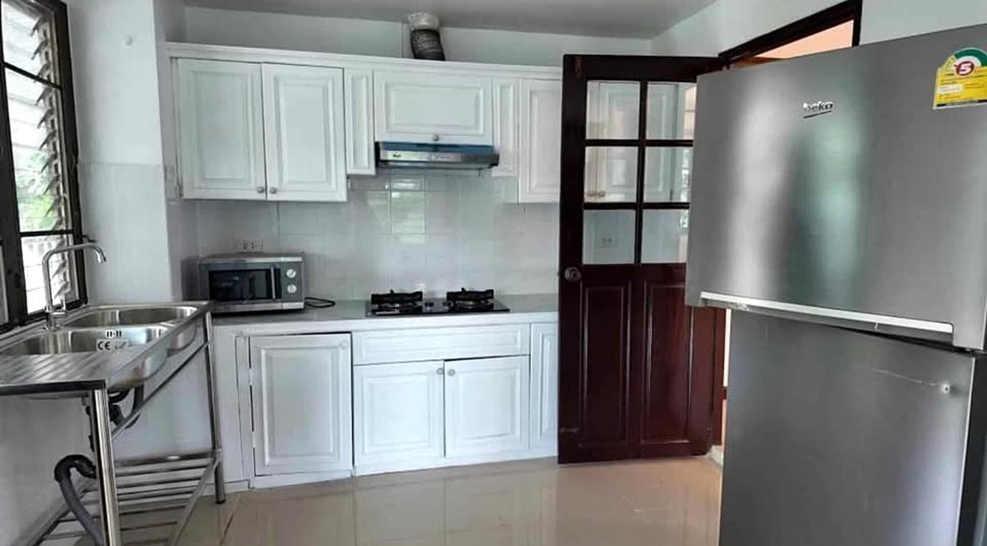 4 Bed House for Rent in Mueang Chiang Mai District - Image 6