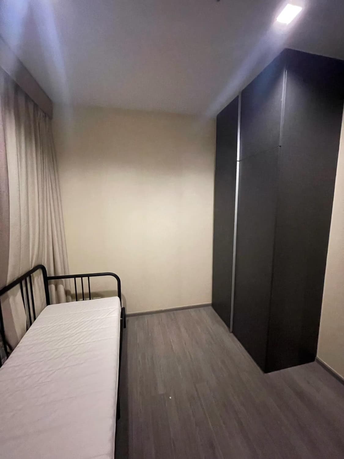 2 Bed Condo for Rent in Khlong San - Image 6