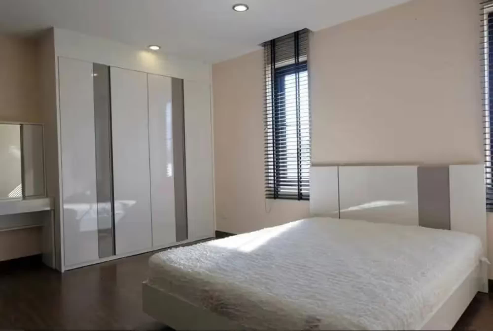 5 Bedroom House - Image 5
