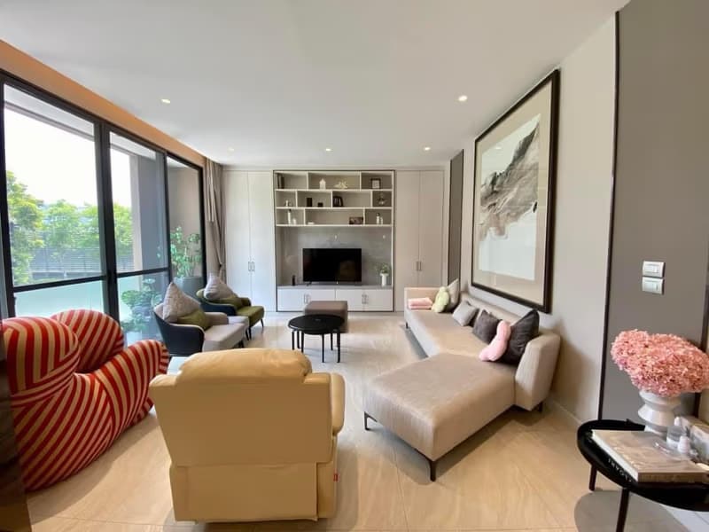 5 Bed House for Rent and Sale in Bang Kapi