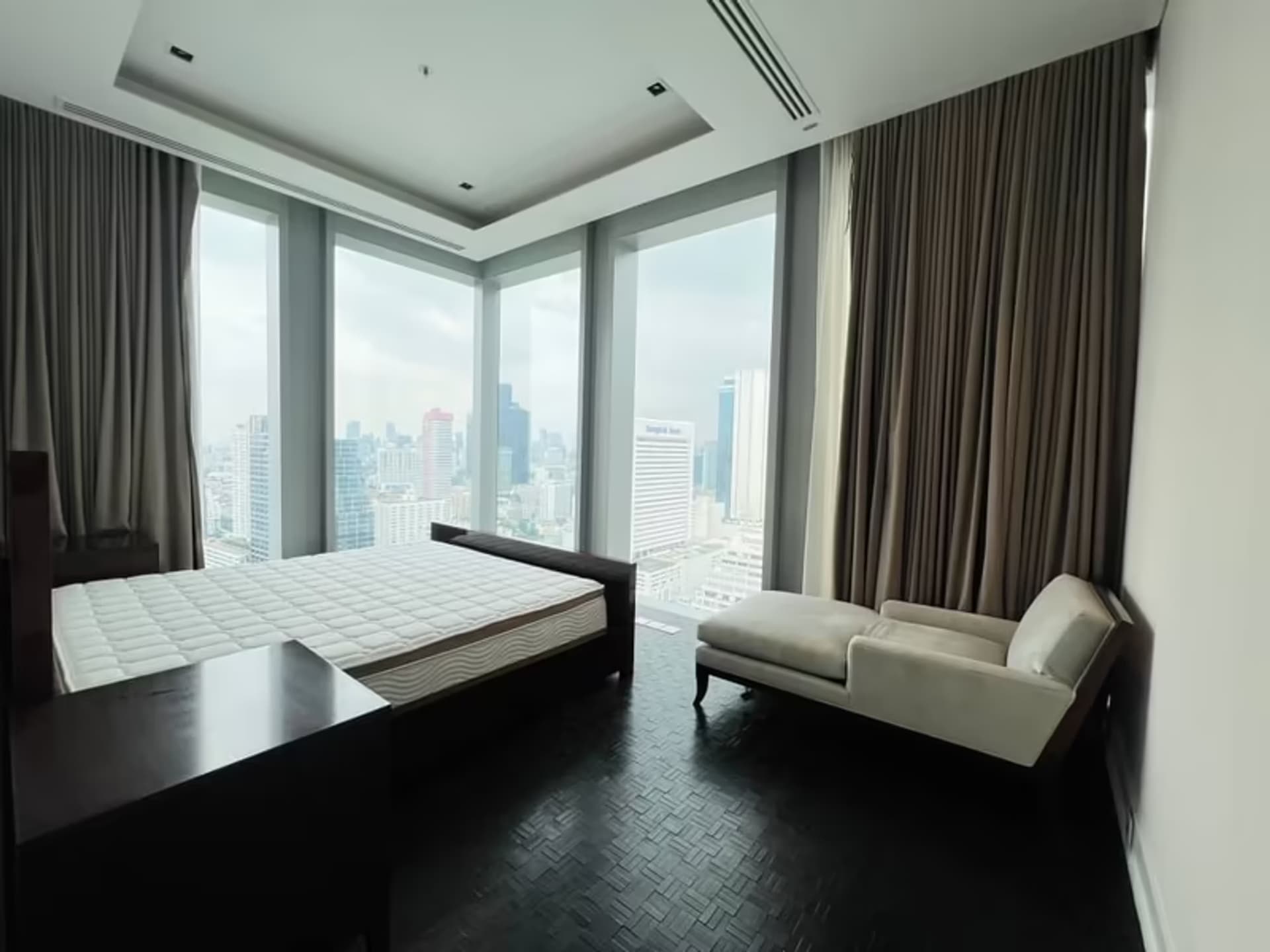 Condo for Rent, Sale at The Ritz-Carlton Residences - Image 9