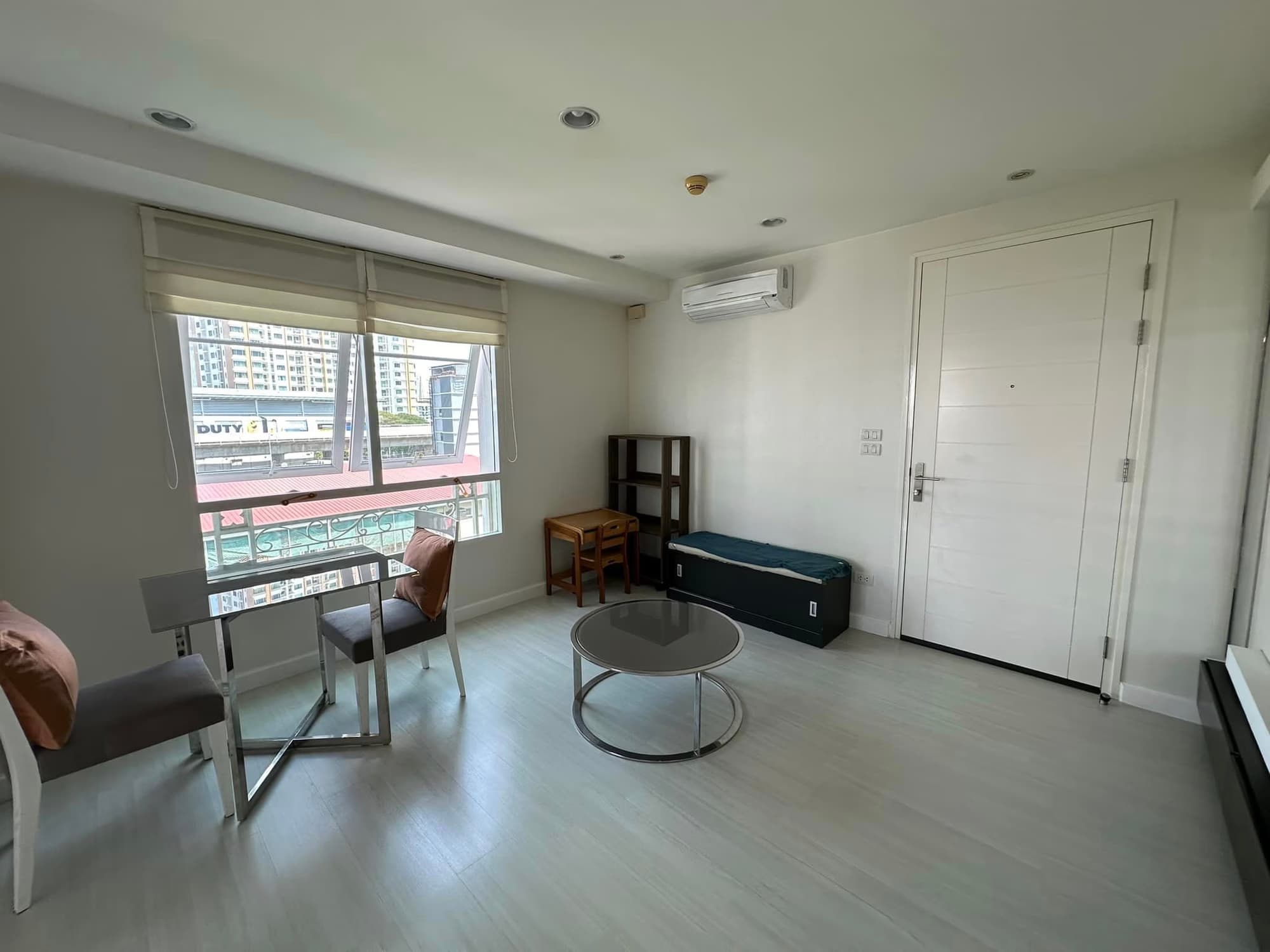 1 Bedroom Condo at The Bangkok Sathorn-Taksin - Image 3