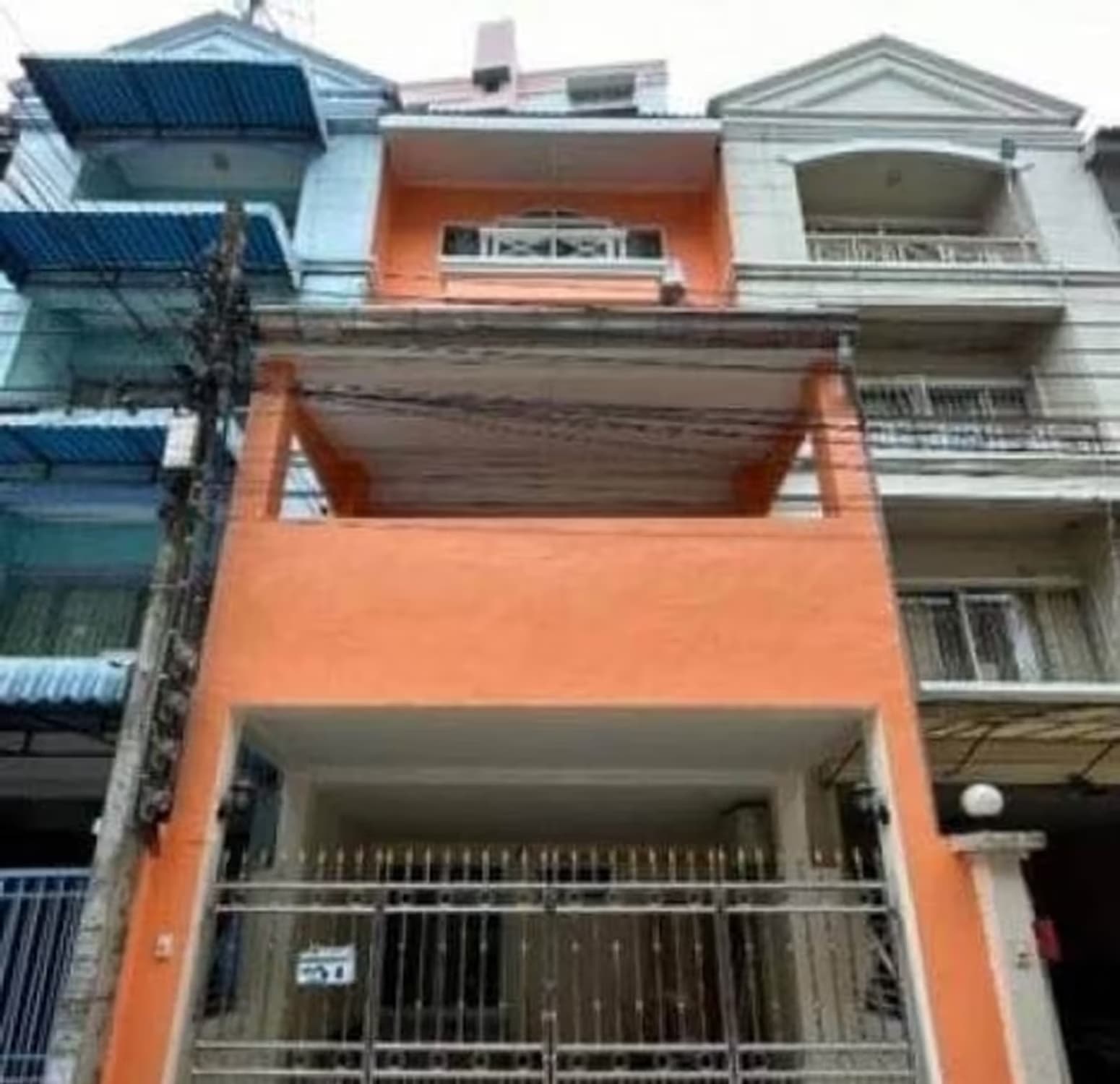 3 Bedroom Townhouse - Image 2