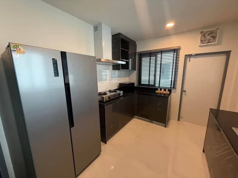 4 Bed House for Rent in Bang Phli