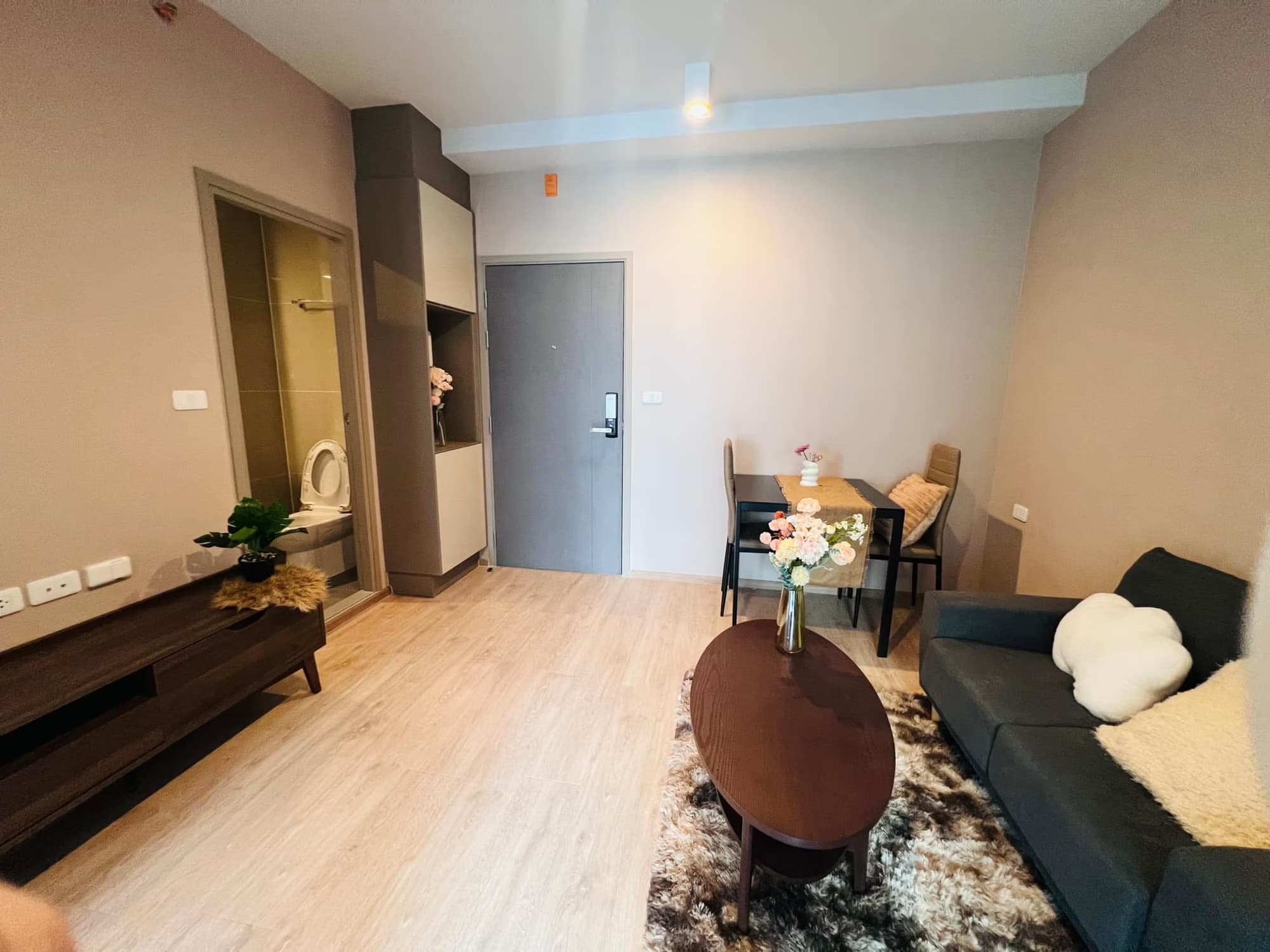 1 Bed Condo for Rent  Near Phra Ram 9 MRT - Image 4