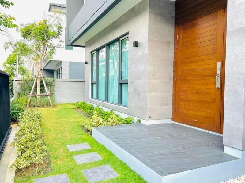 4 Bed House for Rent in Bang Phli